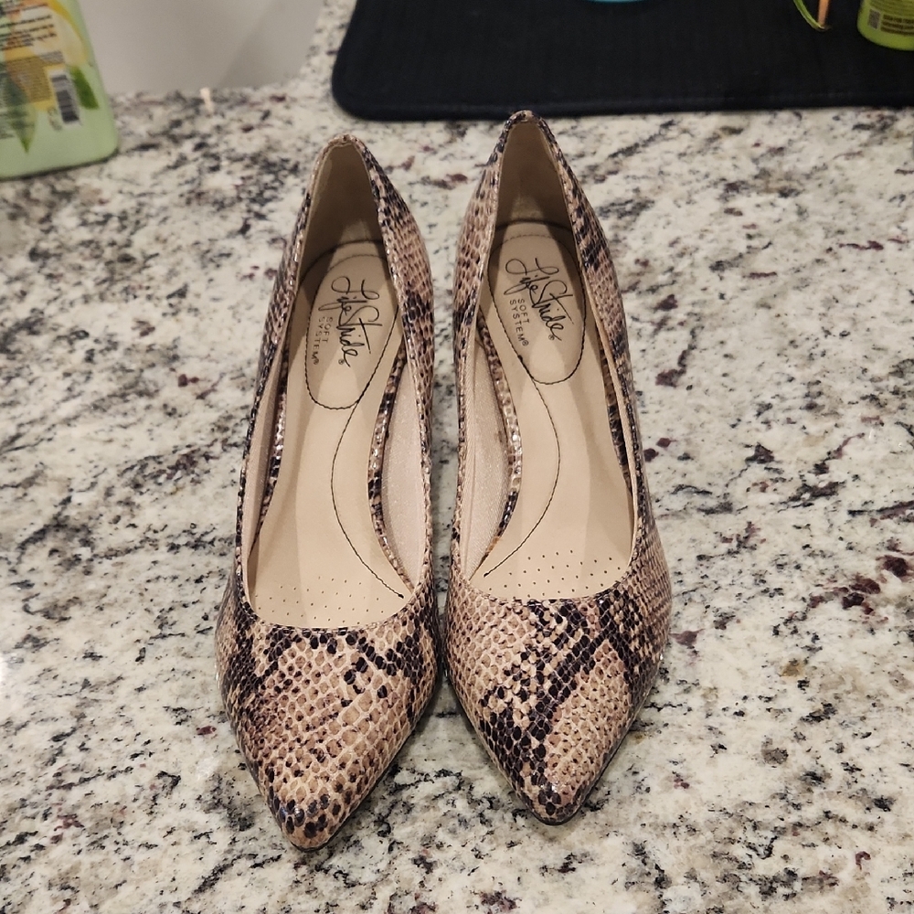 Jessica Simpson Brown Snakeskin Heels